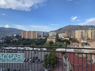 Appartamento in Vendita a Palermo, 280'000&euro;, 137 m²