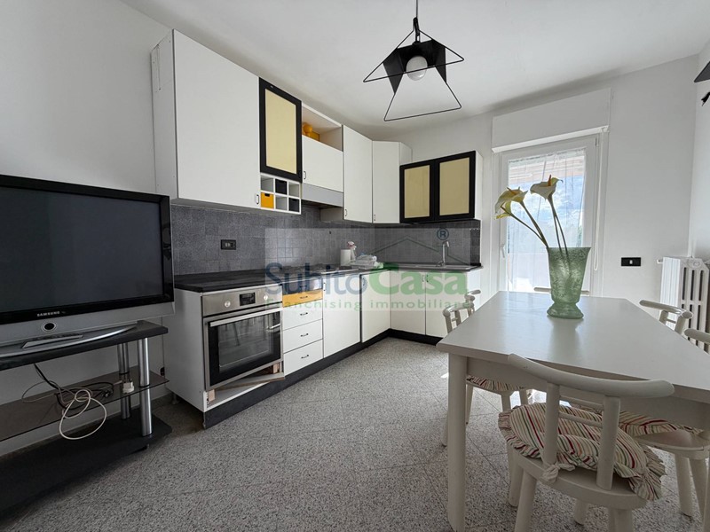 Appartamento in Affitto a Chieti, 270&euro;, 131 m²