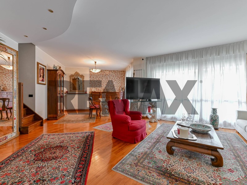 Attico in Vendita a Gallarate, 499'000&euro;, 177 m²
