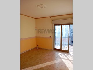 Appartamento in Vendita a Catania, 100'000&euro;, 125 m²