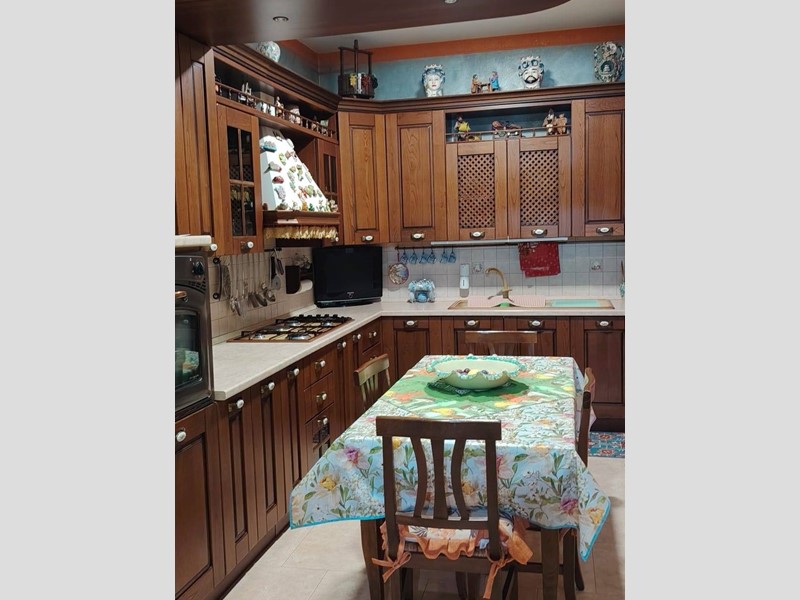Appartamento in Vendita a Caltagirone, 65'000&euro;, 79 m²
