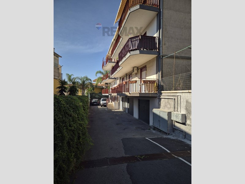Quadrilocale in Vendita a Aci Castello, 140'000&euro;, 100 m²