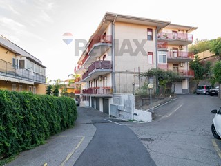 Quadrilocale in Vendita a Aci Castello, 140'000&euro;, 100 m²