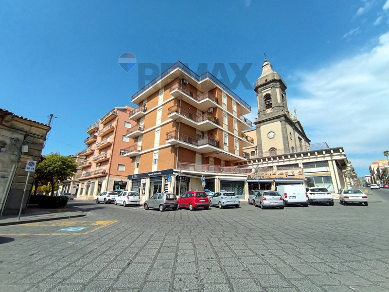 Appartamento in Vendita a Belpasso, 125'000&euro;, 148 m²