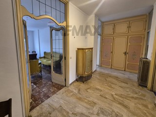 Appartamento in Vendita a Torino, 219'000&euro;, 125 m²