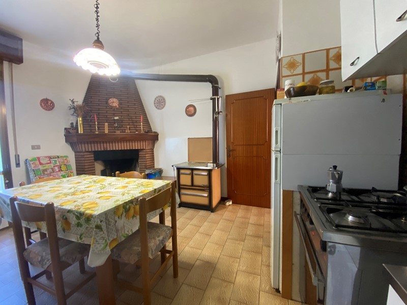Trilocale in Vendita a Vergato, 58'000&euro;, 85 m², con Box