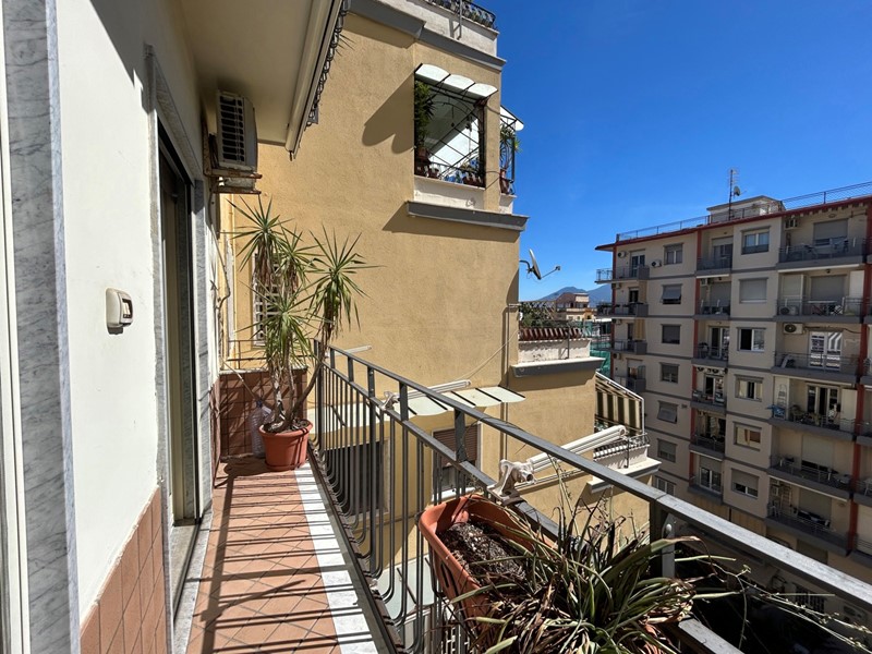 Trilocale in Affitto a Napoli, 950&euro;, 90 m²