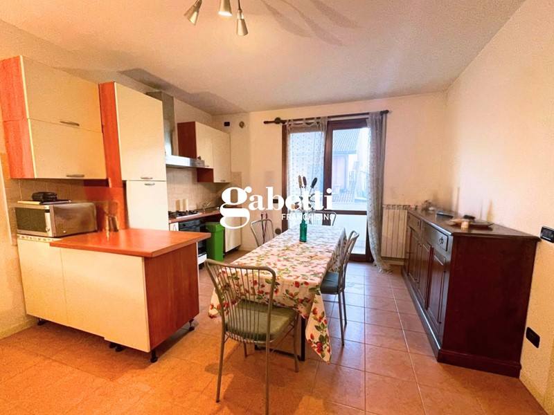 Trilocale in Vendita a Veggiano, 95'000&euro;, 69 m²