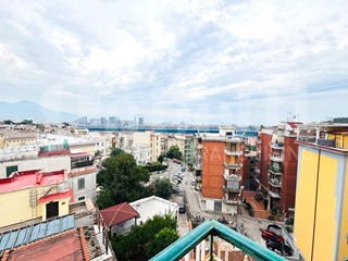 Quadrilocale in Vendita a Napoli, 420'000&euro;, 130 m²