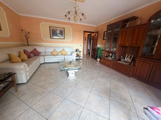 Appartamento in Vendita a Messina, 214'000&euro;, 105 m², arredato, con Box