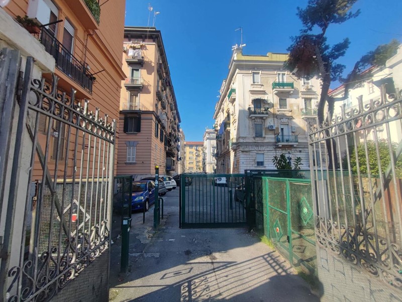Bilocale in Vendita a Napoli, 158'000&euro;, 70 m²