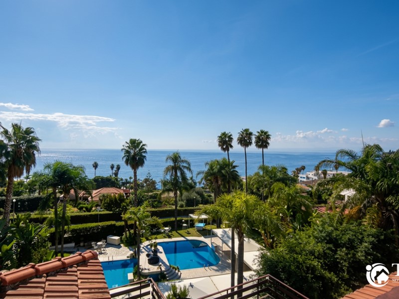 Monolocale in Vendita a Aci Castello, zona Acitrezza, 80'000&euro;, 30 m², con Box