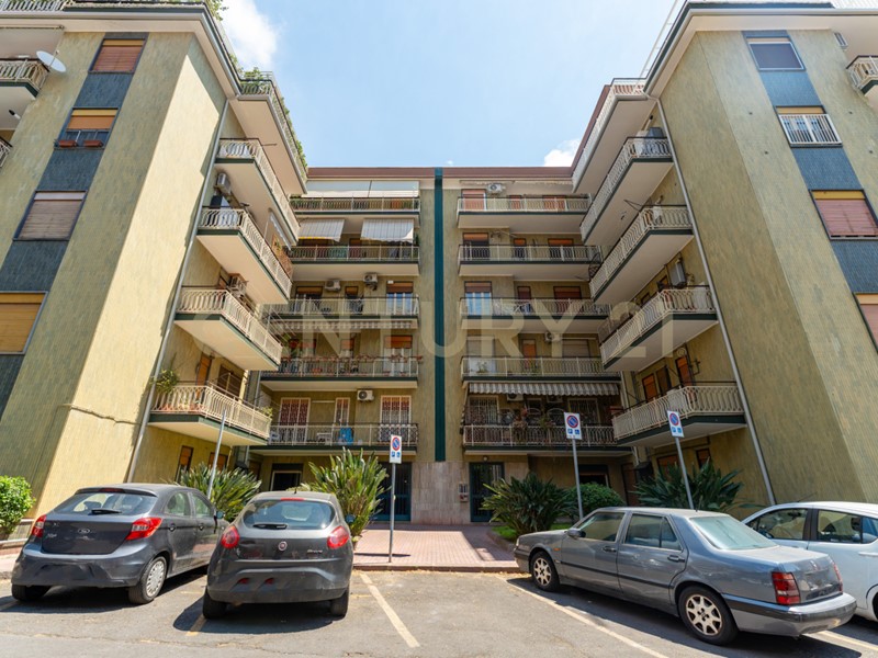 Appartamento in Vendita a Catania, 240'000&euro;, 158 m²