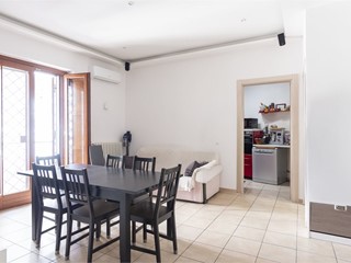 Trilocale in Vendita a Napoli, 185'000&euro;, 65 m²