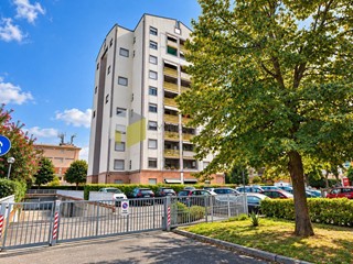Appartamento in Vendita a Pisa, 289'000&euro;, 112 m², con Box