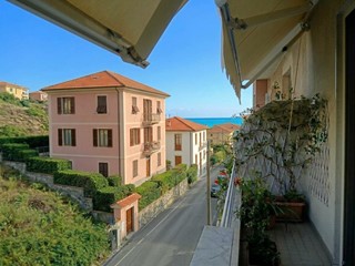 Quadrilocale in Vendita a Lerici, zona San Terenzo, 360'000&euro;, 85 m², arredato