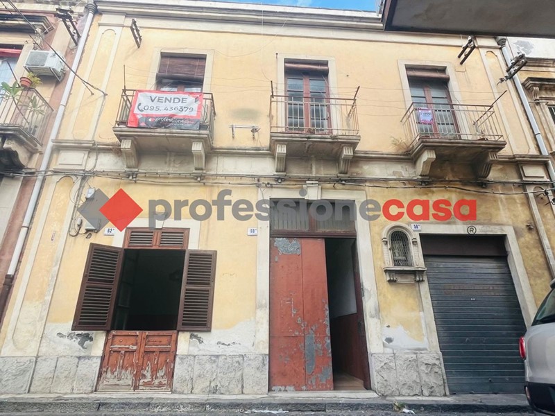 Trilocale in Vendita a Catania, 66'000&euro;, 100 m²