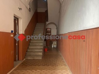 Trilocale in Vendita a Catania, 89'000&euro;, 100 m², con Box