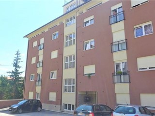 Quadrilocale in Vendita a L'Aquila, 270'000&euro;, 140 m², con Box