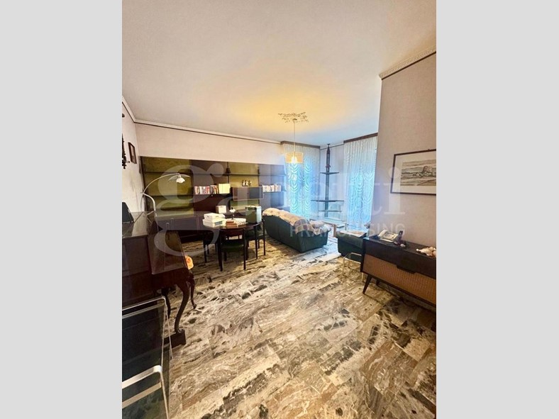 Appartamento in Vendita a Bologna, 510'000&euro;, 160 m², con Box