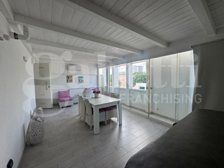 Bilocale in Affitto a Bari, 1'000&euro;, 50 m², arredato