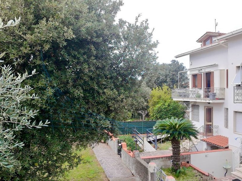 Trilocale in Vendita a Rosignano Marittimo, zona Rosignano Solvay, 199'000&euro;, 75 m², con Box