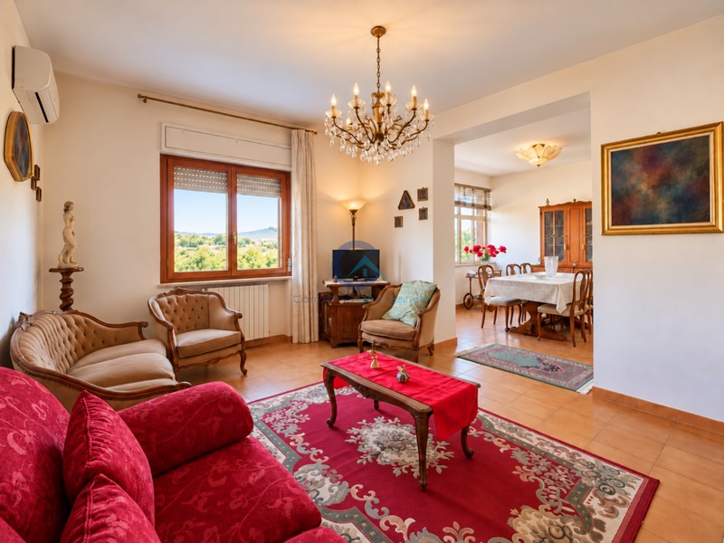Appartamento in Vendita a Catanzaro, zona il Corvo, 99'000&euro;, 136 m²
