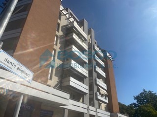 Trilocale in Vendita a La Spezia, 230'000&euro;, 53 m², con Box