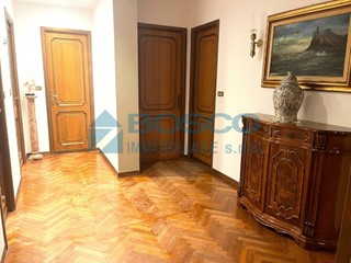 Appartamento in Affitto a La Spezia, 950&euro;, 154 m², arredato