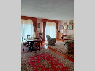 Appartamento in Vendita a Pisa, 385'000&euro;, 170 m², con Box