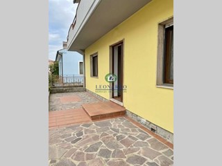 Appartamento in Vendita a Massa e Cozzile, zona Margine Coperta, 195'000&euro;, 130 m², con Box