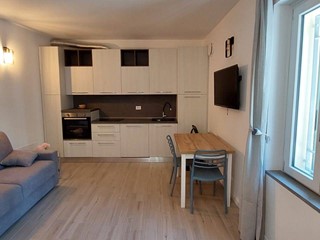 Monolocale in Affitto a Marone, 700&euro;, 43 m²