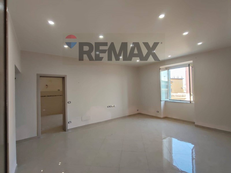 Appartamento in Vendita a Catania, 130'000&euro;, 120 m²