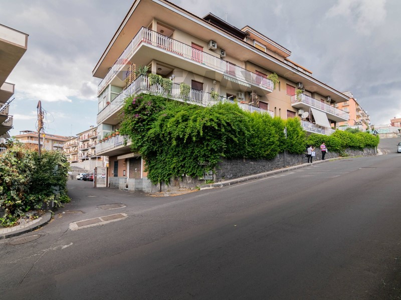 Appartamento in Vendita a Tremestieri Etneo, 285'000&euro;, 165 m²
