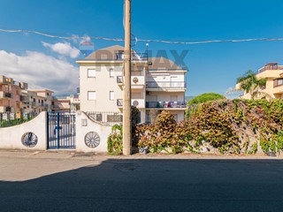 Trilocale in Vendita a Mascali, 115'000&euro;, 70 m²