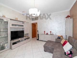 Appartamento in Vendita a Catania, 89'000&euro;, 102 m²