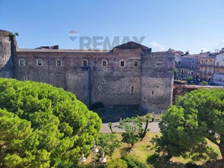 Appartamento in Vendita a Catania, 210'000&euro;, 170 m²