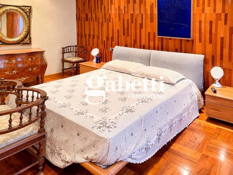 Quadrilocale in Vendita a Roma, 309'000&euro;, 120 m²