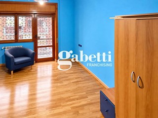 Quadrilocale in Vendita a Roma, 309'000&euro;, 120 m²