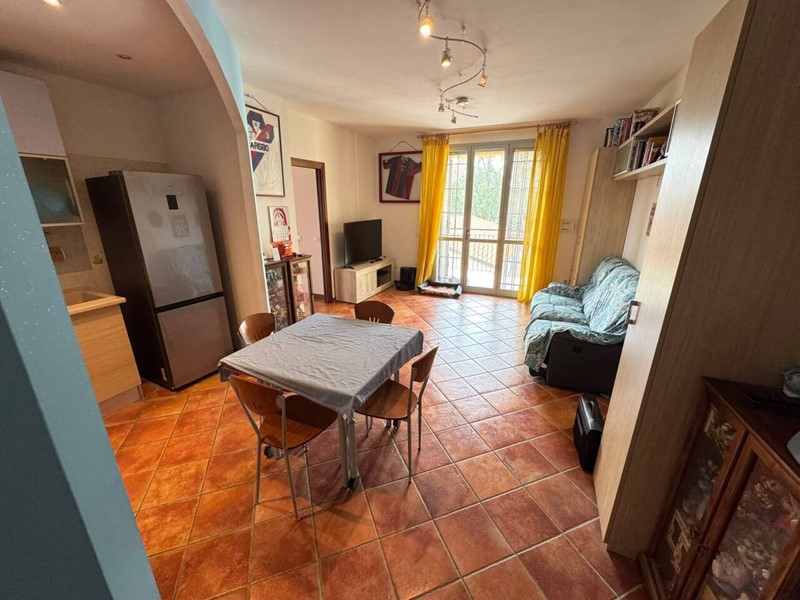 Trilocale in Vendita a Valsamoggia, zona Calcara, 205'000&euro;, 81 m², con Box