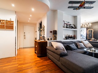 Appartamento in Vendita a Casalecchio di Reno, 480'000&euro;, 138 m², con Box