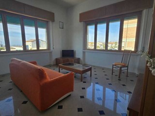Appartamento in Affitto a Camaiore, zona Lido di Camaiore, 125 m², arredato, con Box