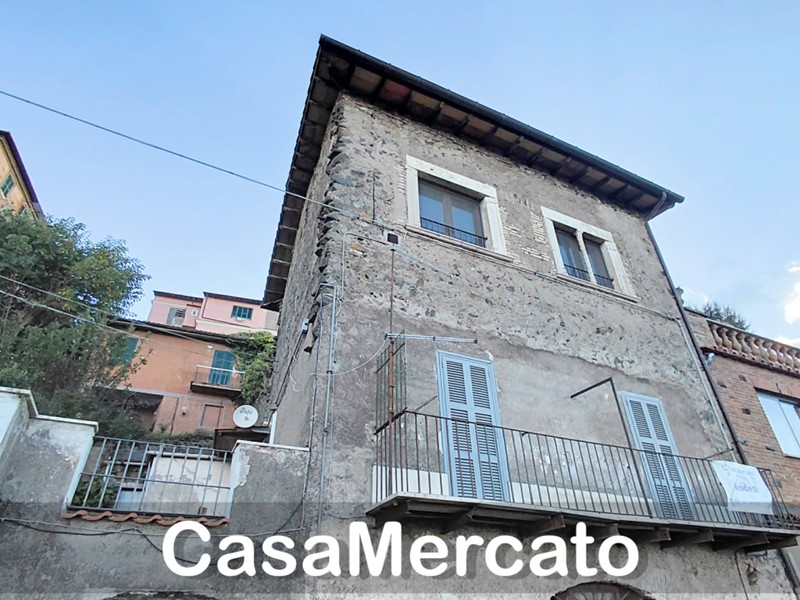Trilocale in Vendita a Rocca di Papa, zona Repubblica - Centro, 77'000&euro;, 63 m²