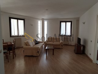 Bilocale in Affitto a Terni, zona Centro Storico, 470&euro;, 60 m², arredato