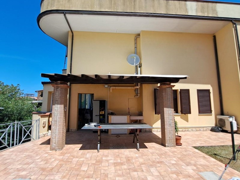 Trilocale in Vendita a Rosignano Marittimo, 240'000&euro;, 70 m², con Box
