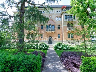 Quadrilocale in Vendita a Treviso, 680'000&euro;, 150 m²