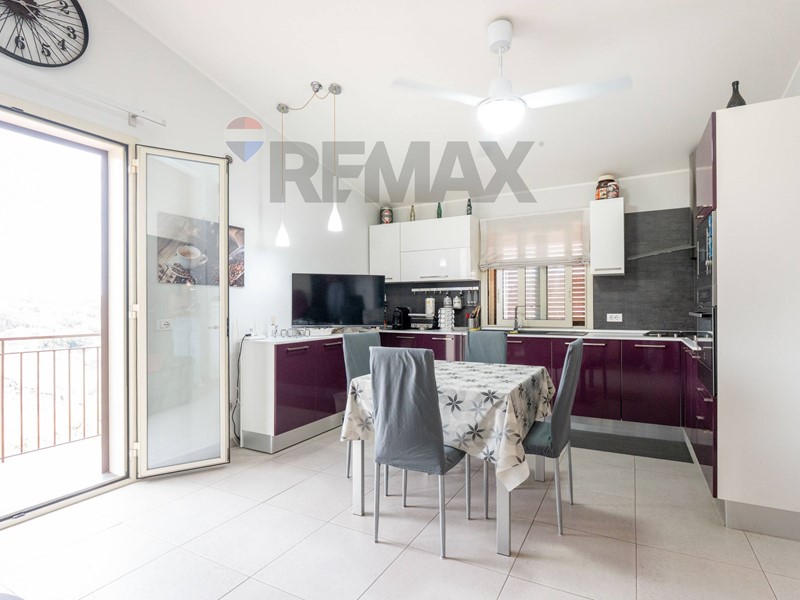 Trilocale in Vendita a Belpasso, 99'000&euro;, 71 m²