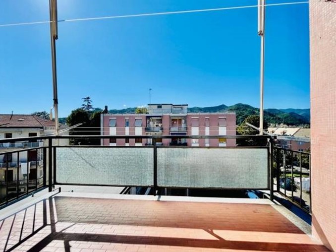 Trilocale in Vendita a Albisola Superiore, 240'000&euro;, 80 m²