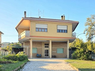 Quadrilocale in Vendita a Porto San Giorgio, 220'000&euro;, 165 m²