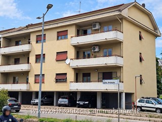 Appartamento in Vendita a Ascoli Piceno, 144'000&euro;, 165 m²